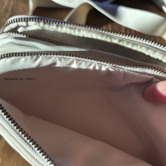 Lululemon Athletica White Crossbody Bag - Picture 6 of 8